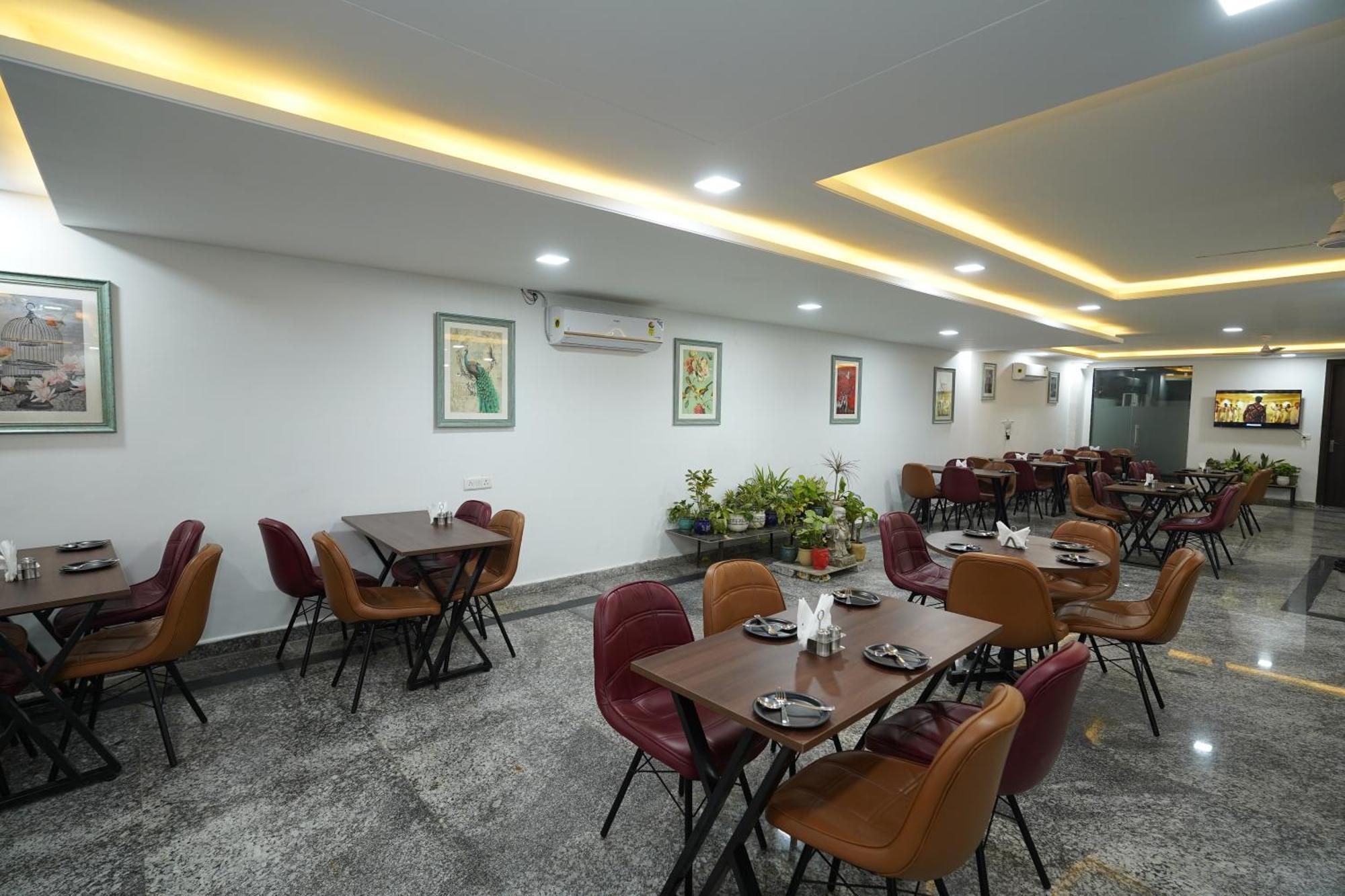 Posh Garden Inn Artemis Hospital Road Gurgaon Exterior foto