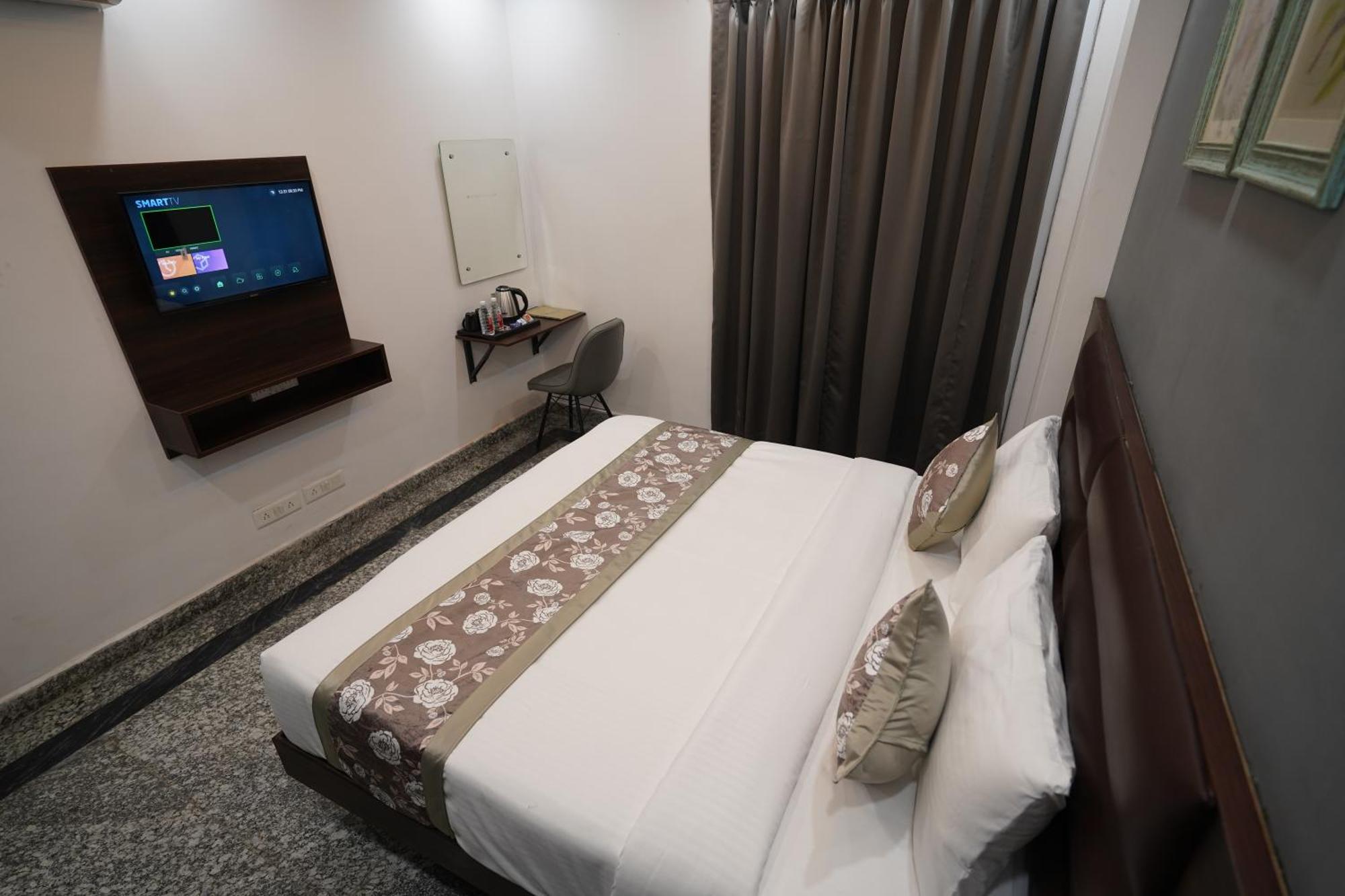 Posh Garden Inn Artemis Hospital Road Gurgaon Exterior foto