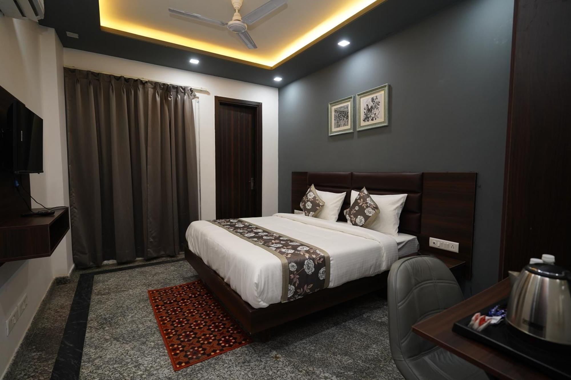 Posh Garden Inn Artemis Hospital Road Gurgaon Exterior foto