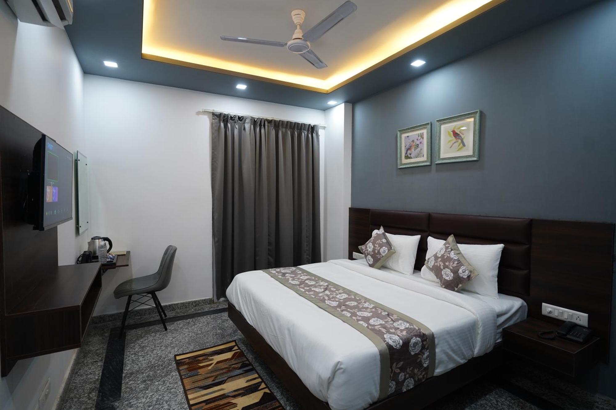 Posh Garden Inn Artemis Hospital Road Gurgaon Exterior foto