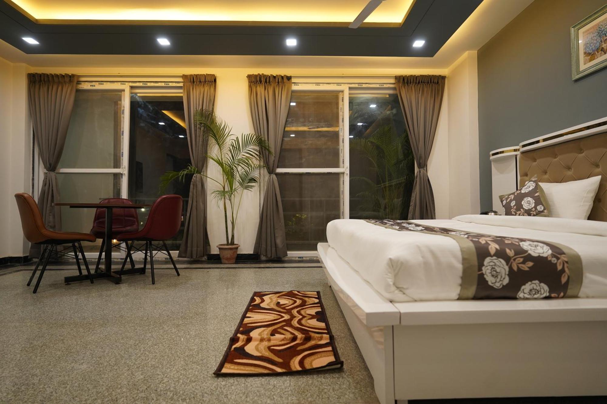 Posh Garden Inn Artemis Hospital Road Gurgaon Exterior foto