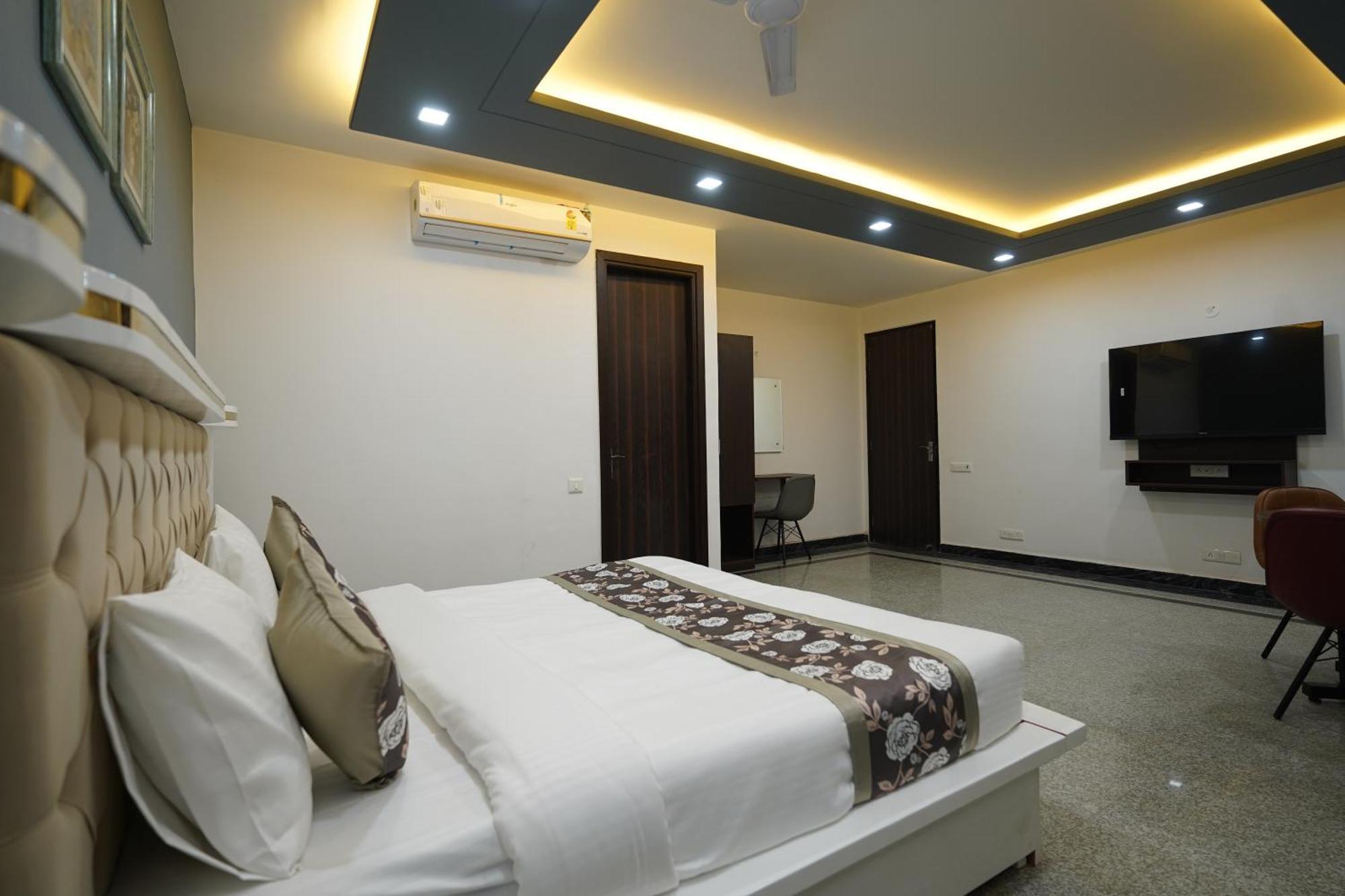 Posh Garden Inn Artemis Hospital Road Gurgaon Exterior foto