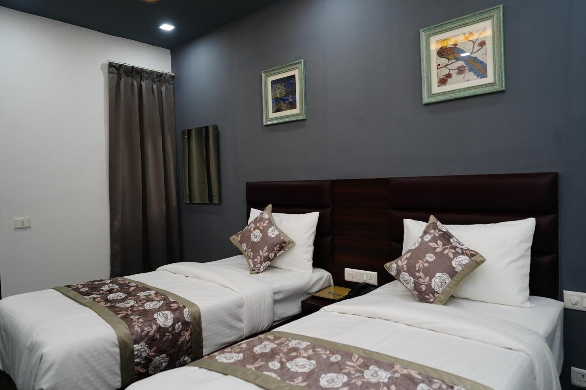 Posh Garden Inn Artemis Hospital Road Gurgaon Exterior foto