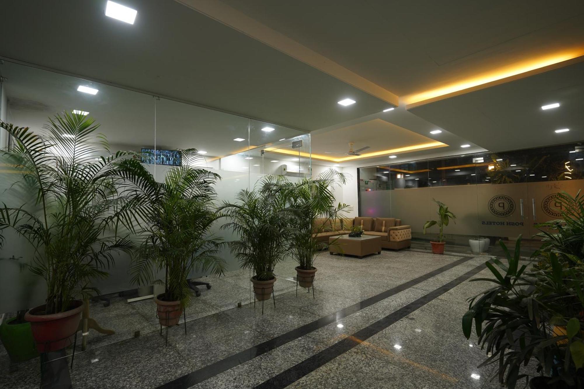 Posh Garden Inn Artemis Hospital Road Gurgaon Exterior foto